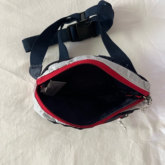 Patagonia Ultra Light Black Hole Hip Pack - Picture 4 of 4